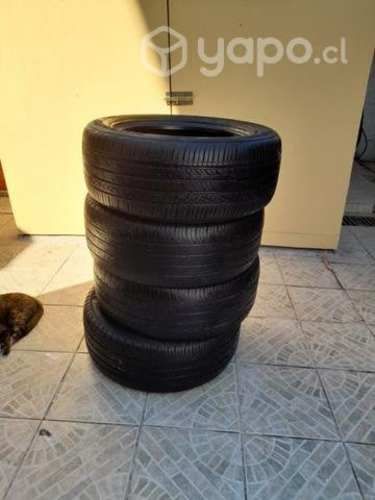 Neumáticos son 3 michelin y uno hankook