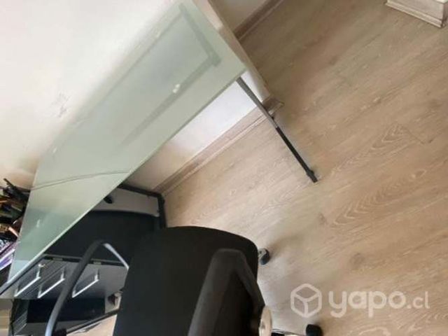 Escritorio más silla