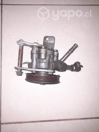 Bomba de dirección Nissan Navara 4x2 año 2010