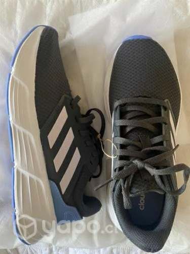 Zapatillas Adidas nuevas!