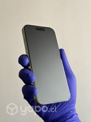 IPhone 15 pro titanio natural, usado de primera