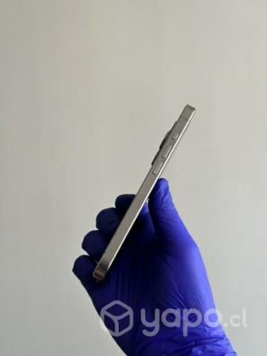 IPhone 15 pro titanio natural, usado de primera