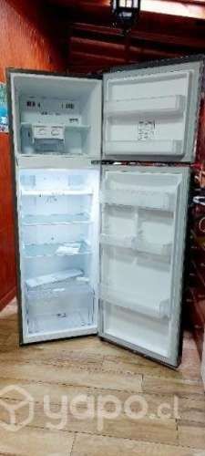 Refrigerador Top Freezer con motor Smart Inverter