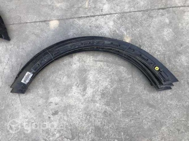 Moldura volvo c30 (35.29)