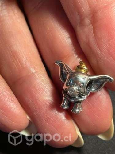 Hermosa pulsera bañada en plata con charm de Dumbo