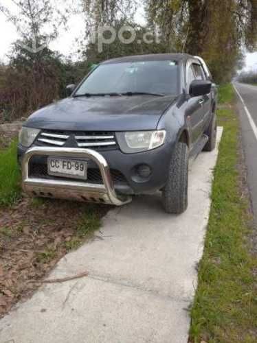 Se vende camioneta l200