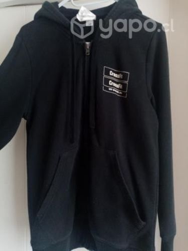 Polerón negro Reebok