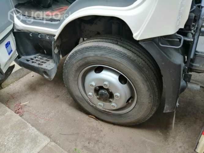 Camión HINO XZU 817