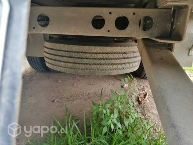 Camión HINO XZU 817