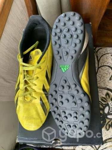 Zapatillas de baby fútbol como nuevos