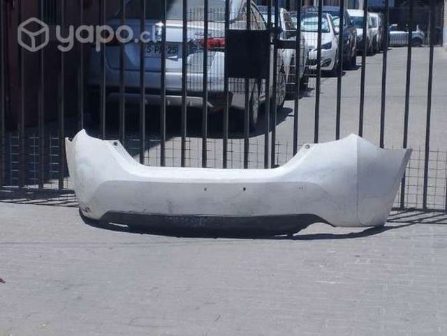 Parachoque trasero Toyota Corolla 2014