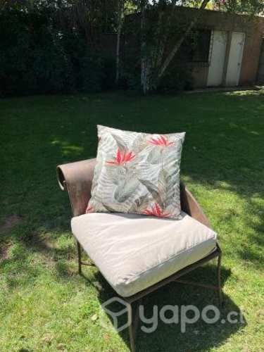 Sillones (3 cuerpos, y dos de 1 cuerpo) + mesita