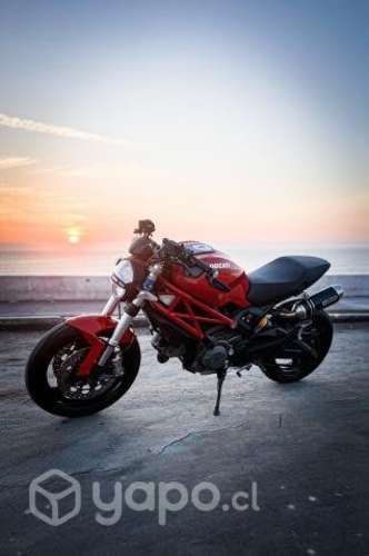 Ducati Monster 696 2011