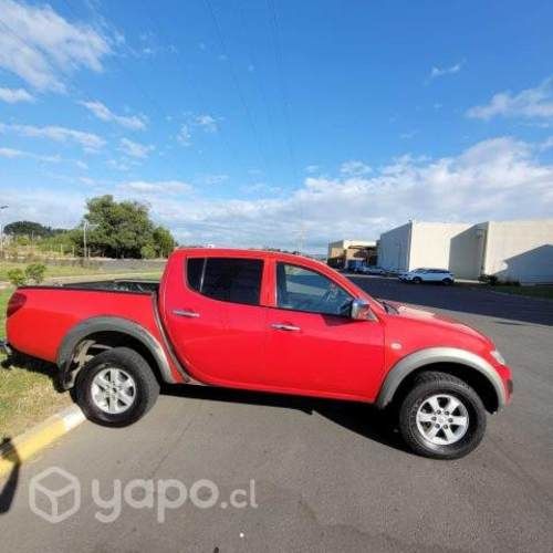 Mitsubishi l200 2015