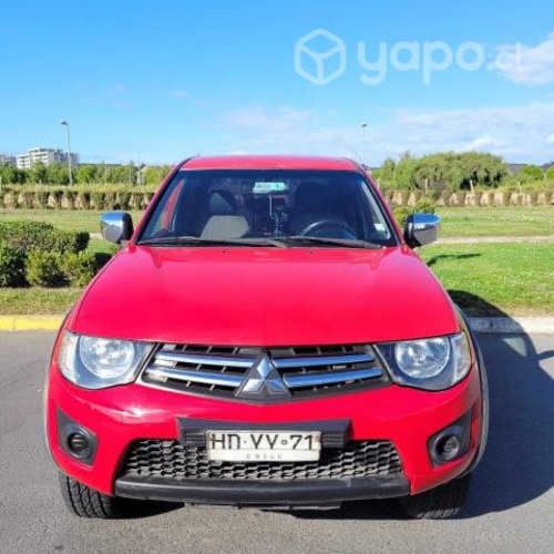 Mitsubishi l200 2015