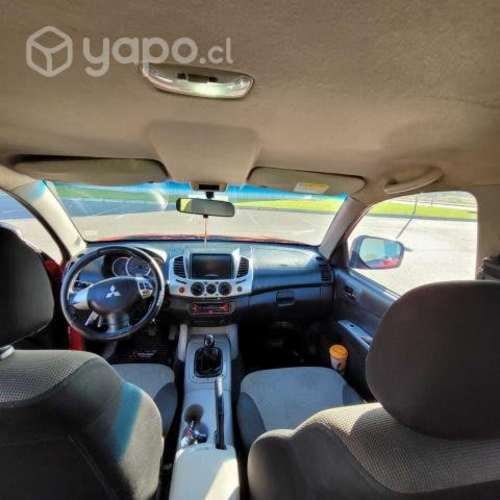 Mitsubishi l200 2015