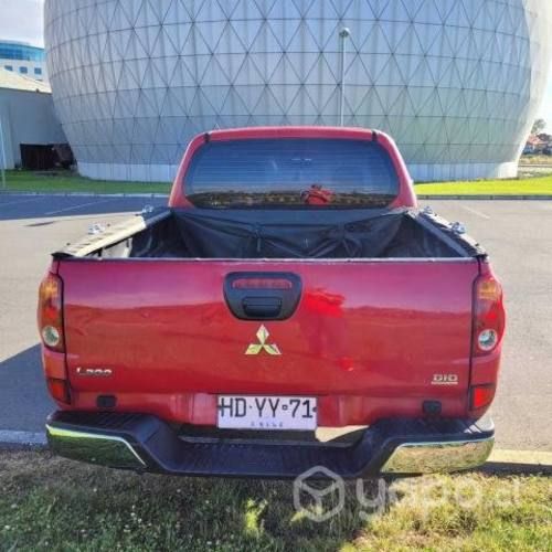 Mitsubishi l200 2015