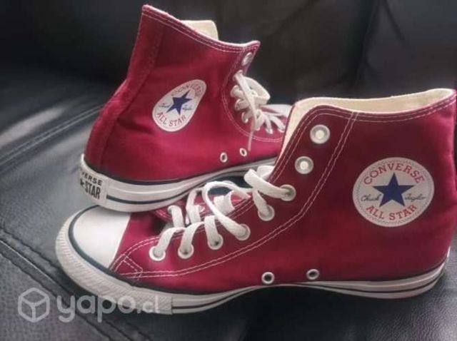 Zapatillas Converse burdeos casi sin uso