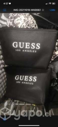 Cosmetiquero Guess