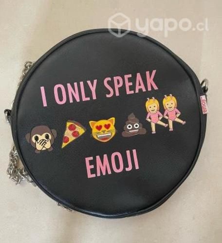 Bolso negro redondo usado, &quot;I only speak emoji&quot;