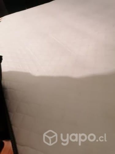 Colchón + base + respaldo + velador DISPONIBLE