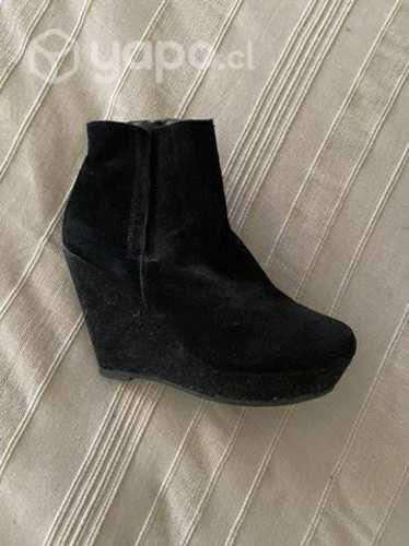 Botín de cuero gamuza