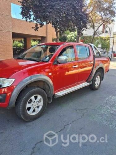 Mitsubishi l200 2015