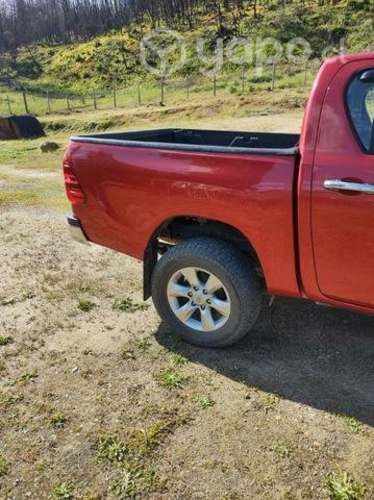 Camioneta Toyota Hilux 2.4-4x4 Diesel full