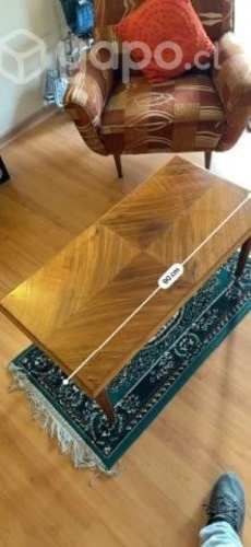 Mesa Centro estilo Reina Ana patas bronce