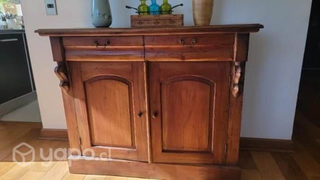 Mieble de madera estilo antiguo
