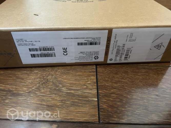 HP Pavilion Plus 14 nuevo sin uso con caja abierta