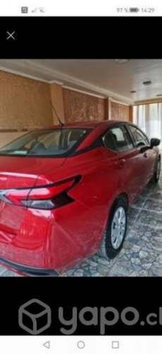 Vendo automovil Nissan Versa 2021