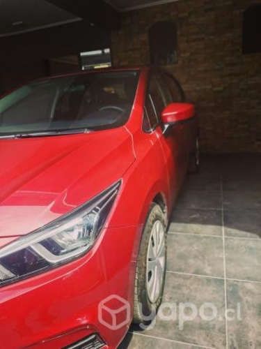 Vendo automovil Nissan Versa 2021