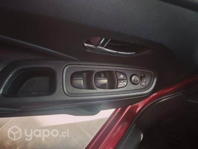 Vendo automovil Nissan Versa 2021