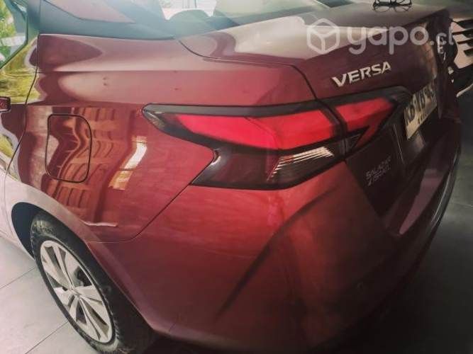 Vendo automovil Nissan Versa 2021