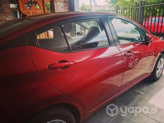 Vendo automovil Nissan Versa 2021