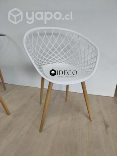 Silla de terraza o interiores, resistente y comoda