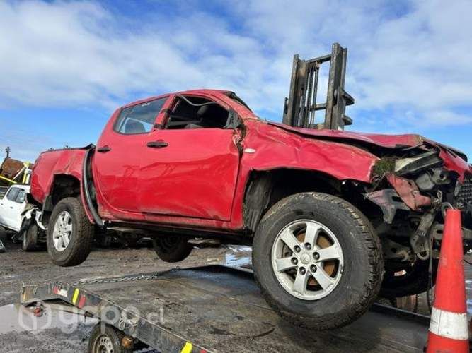 Llantas con neumáticos 90% L200