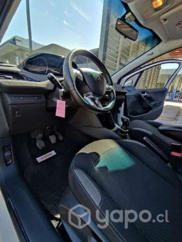 Peugeot 208 Active HDI 1.6 92 hp