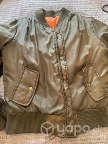 Chaqueta tipo aviador color verde