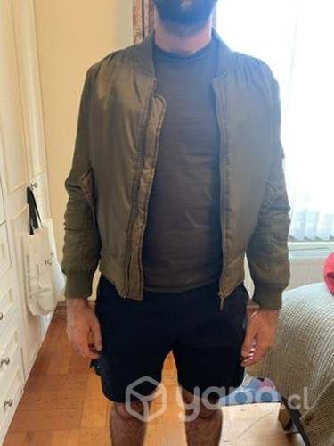 Chaqueta tipo aviador color verde