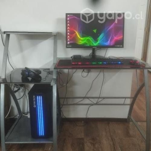 PC Gamer completa con silla y mesa