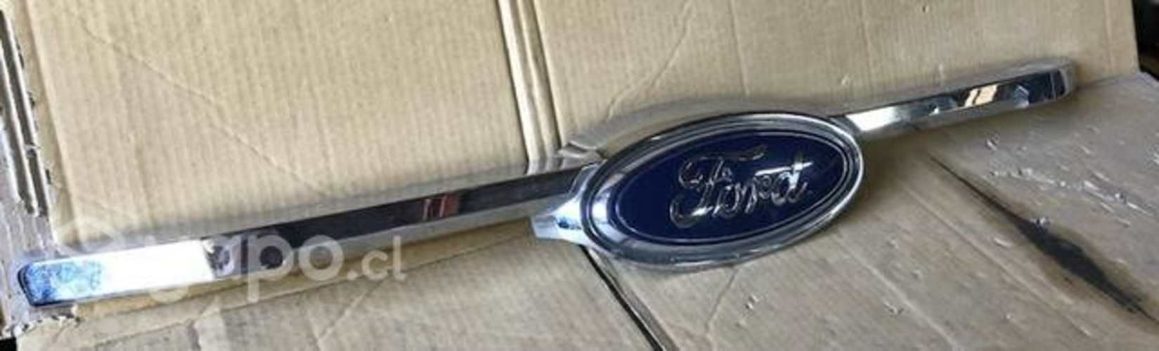 Bisel mascara Ford ranger 2018