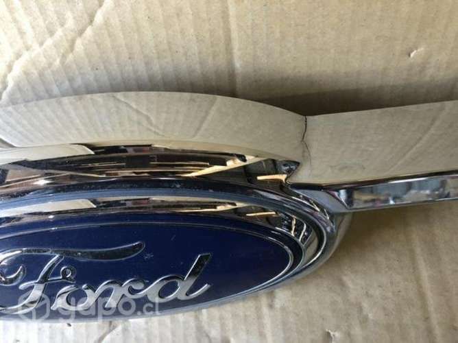 Bisel mascara Ford ranger 2018