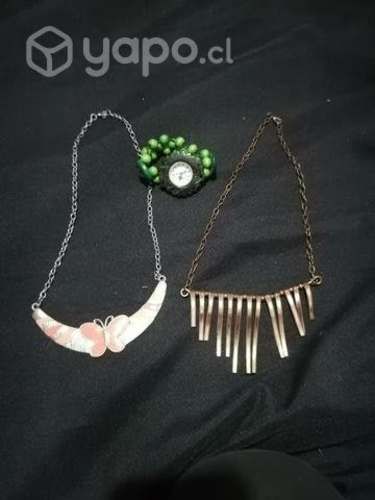 Collares y reloj