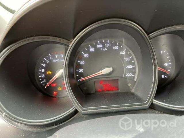 Venta auto Kia río 4 2013