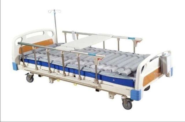 Catre clínico eléctrico