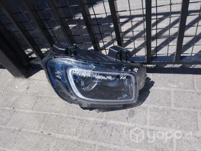 Optico Hyundai venue derecho
