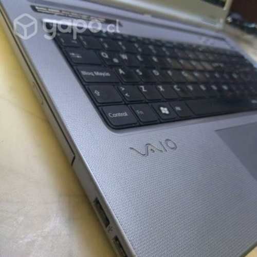 Notebook Sony VGN-NR330FE/320Gb/2G/W7X64/DETALLE