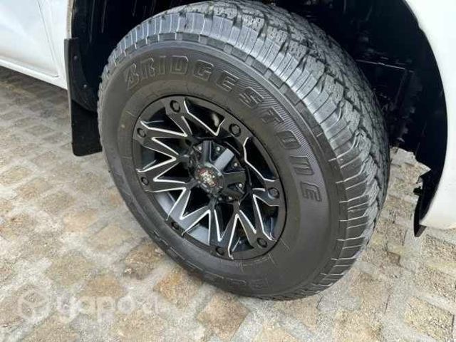 Nissan np300 2021 4x4